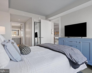 925 N Fairfax Street - Photo Thumbnail 18