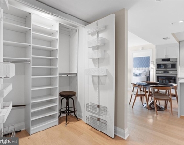 925 N Fairfax Street - Photo Thumbnail 13