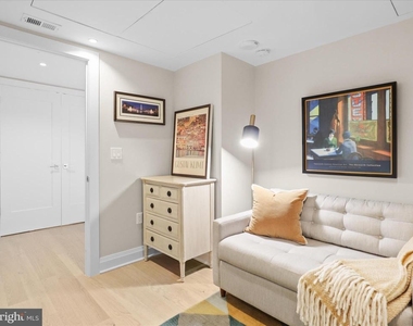 925 N Fairfax Street - Photo Thumbnail 14