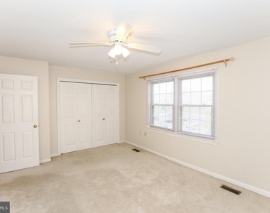 947 S Scott Street - Photo Thumbnail 13