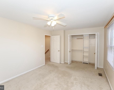 947 S Scott Street - Photo Thumbnail 14