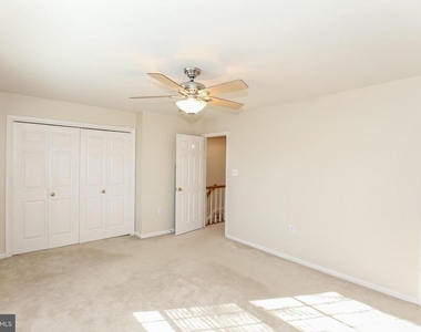 947 S Scott Street - Photo Thumbnail 7