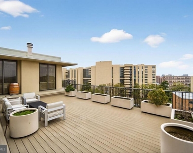 1300 Army Navy Drive - Photo Thumbnail 18