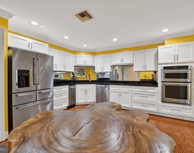 1300 Army Navy Drive - Photo Thumbnail 6