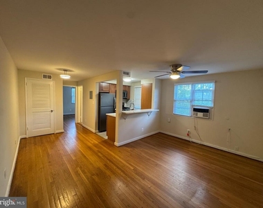 133 S Courthouse Road - Photo Thumbnail 3