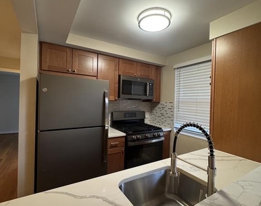 133 S Courthouse Road - Photo Thumbnail 6