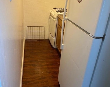 420 W Ruscomb Street - Photo Thumbnail 2