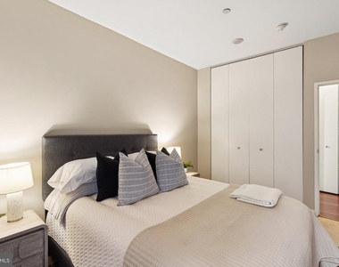 219 S 18th Street - Photo Thumbnail 7