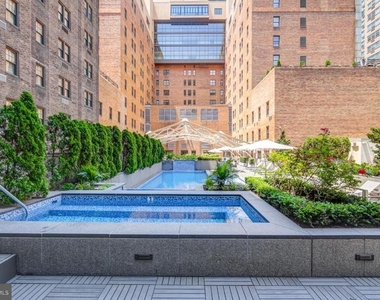219 S 18th Street - Photo Thumbnail 9
