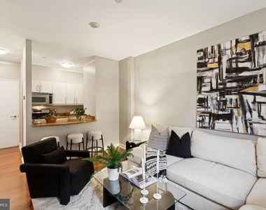 219 S 18th Street - Photo Thumbnail 1