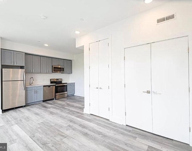 1524 South Street - Photo Thumbnail 2