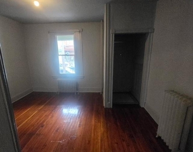 4123 N 7th Street - Photo Thumbnail 3