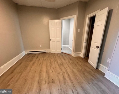 5439 Hunter Street - Photo Thumbnail 5