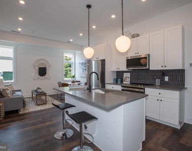 2940 W Thompson Street - Photo Thumbnail 1