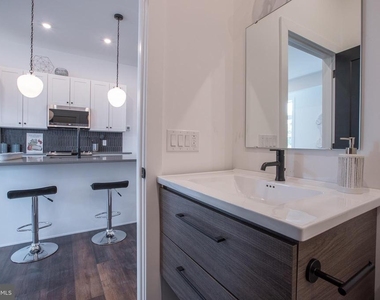 2940 W Thompson Street - Photo Thumbnail 8