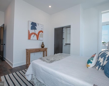 2940 W Thompson Street - Photo Thumbnail 15