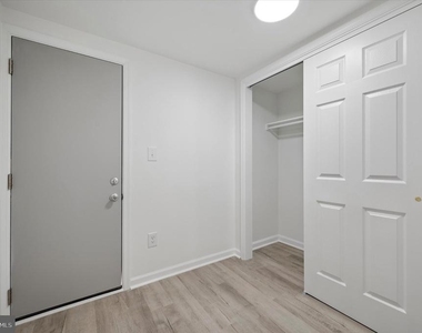1216 W Firth Street - Photo Thumbnail 8