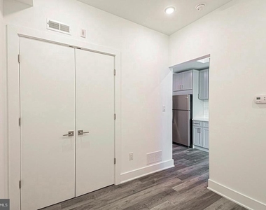 1245 Ridge Avenue - Photo Thumbnail 8