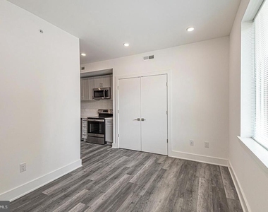 1245 Ridge Avenue - Photo Thumbnail 14