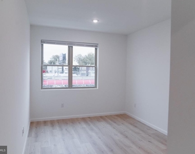 7248 Rising Sun Avenue - Photo Thumbnail 4