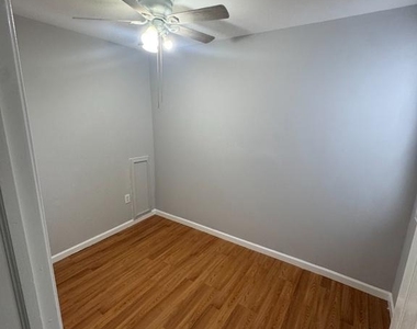 24 Abbottsford Avenue - Photo Thumbnail 7