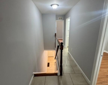24 Abbottsford Avenue - Photo Thumbnail 12