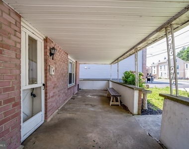 239 Lemonte Street - Photo Thumbnail 3