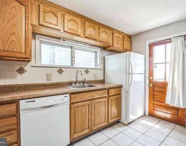 239 Lemonte Street - Photo Thumbnail 14