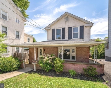 239 Lemonte Street - Photo Thumbnail 2