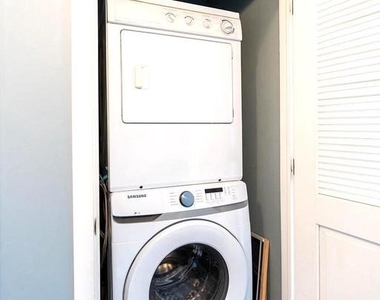 207 Rector Street - Photo Thumbnail 7
