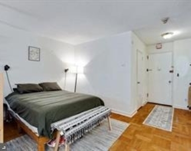 2601 Pennsylvania Avenue - Photo Thumbnail 3