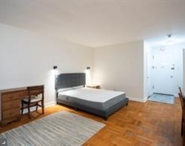 2601 Pennsylvania Avenue - Photo Thumbnail 6