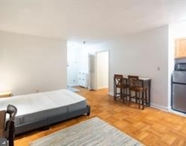 2601 Pennsylvania Avenue - Photo Thumbnail 7