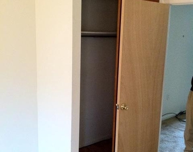 1438 Snyder Avenue - Photo Thumbnail 4