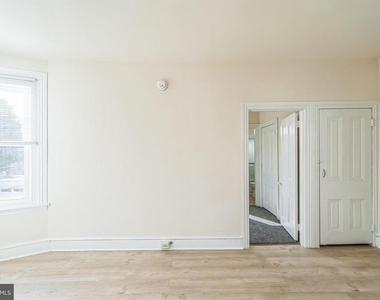 459 Martin Street - Photo Thumbnail 9