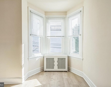 459 Martin Street - Photo Thumbnail 8