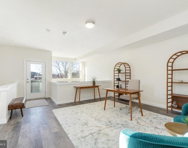 1307 Germantown Avenue - Photo Thumbnail 7