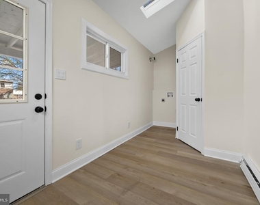 7608 Chelwynde Avenue - Photo Thumbnail 20