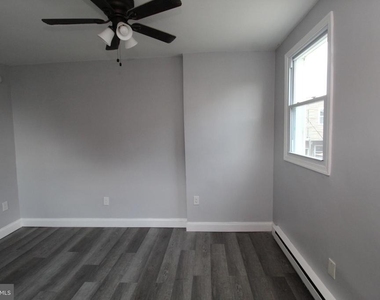 1913 S 20th Street - Photo Thumbnail 12