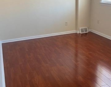 10113 Jeanes Street - Photo Thumbnail 5