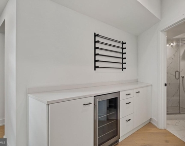 527 Brown Street - Photo Thumbnail 38