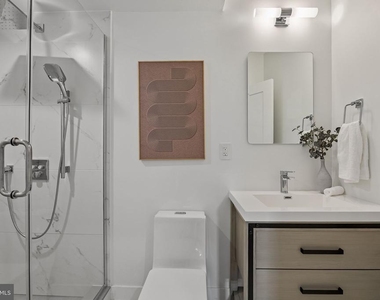 527 Brown Street - Photo Thumbnail 39