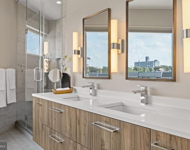 527 Brown Street - Photo Thumbnail 23