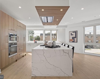 527 Brown Street - Photo Thumbnail 11