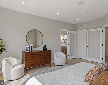 527 Brown Street - Photo Thumbnail 20