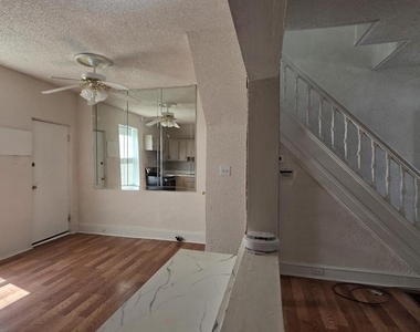 149 N Dearborn Street - Photo Thumbnail 5