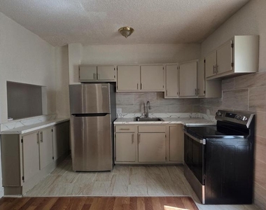 149 N Dearborn Street - Photo Thumbnail 7