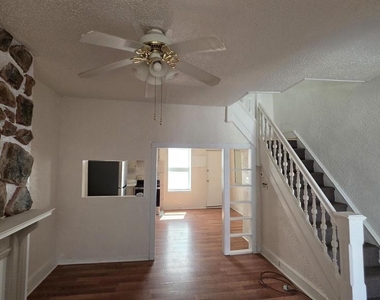 149 N Dearborn Street - Photo Thumbnail 4