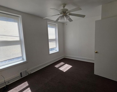 149 N Dearborn Street - Photo Thumbnail 13
