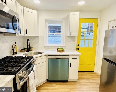 2013 S Bouvier Street - Photo Thumbnail 4